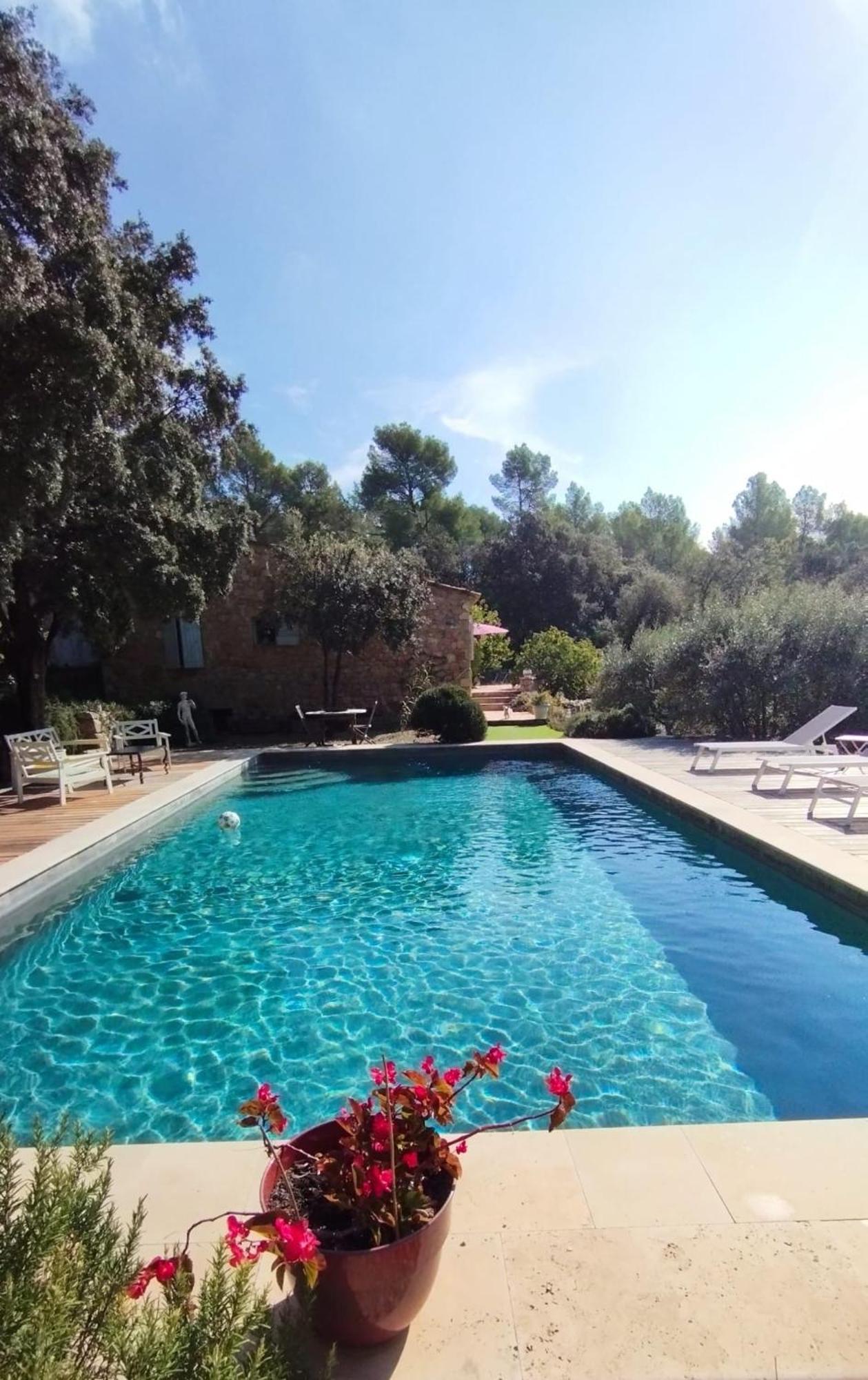 La Bergerie Des Colles Bed & Breakfast Entrecasteaux ภายนอก รูปภาพ